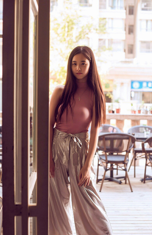 爱游戏体育官方网站-女足比赛掀起狂潮，观众热情高涨，女足比赛2021