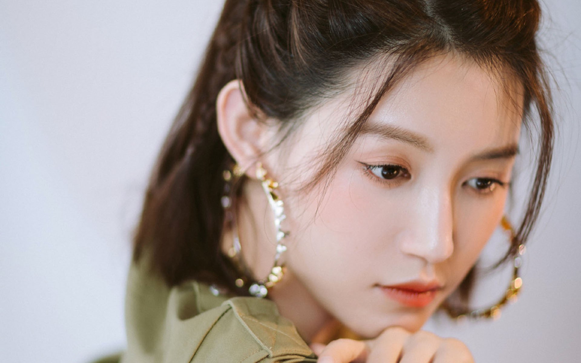 鹈鹕险胜猛龙，英格拉姆末节爆发扭转战局，英格拉姆鹈鹕球衣哪买