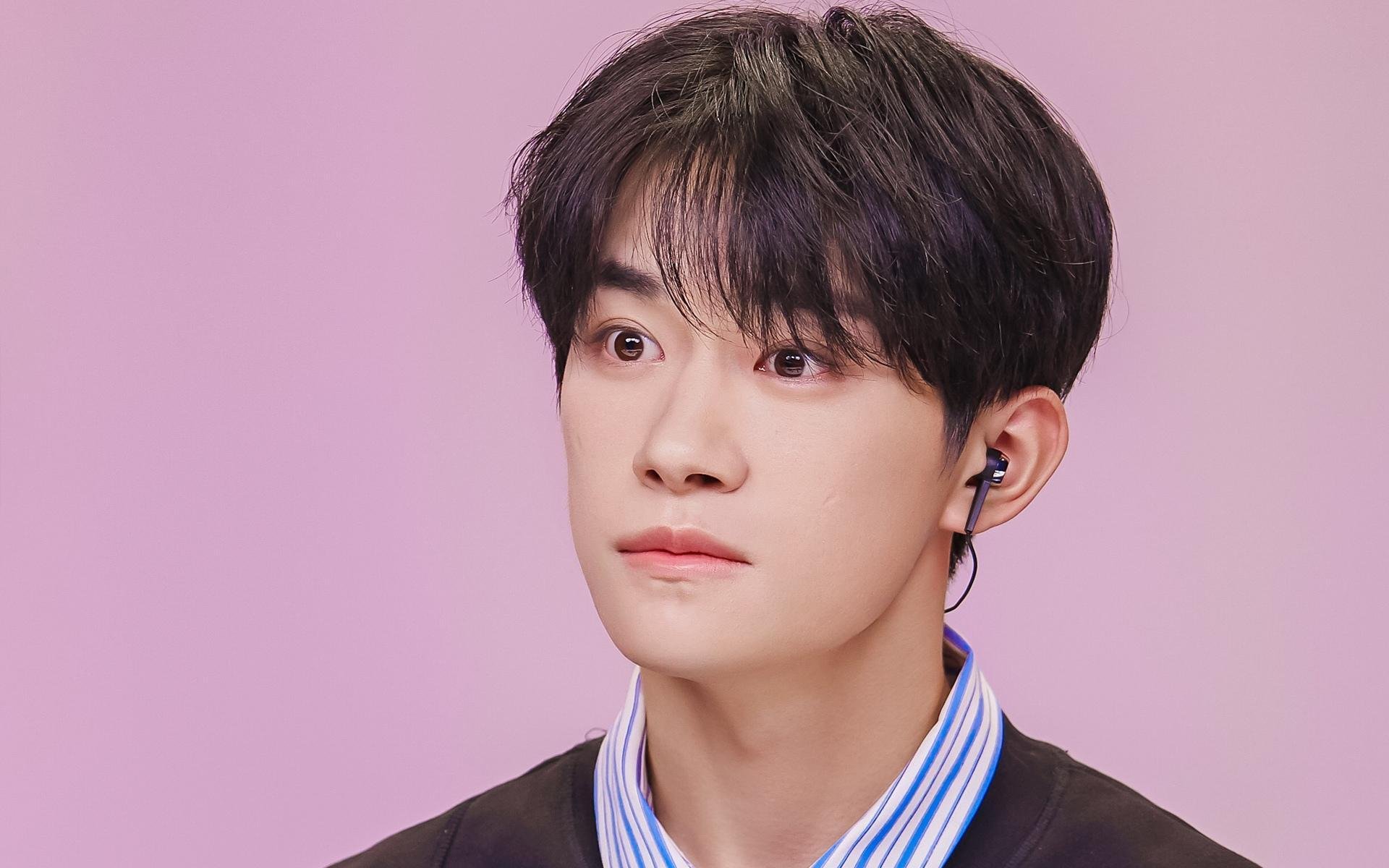 爱游戏在线登录入口-中锋回抢抢断后直塞形成助攻，中锋回防