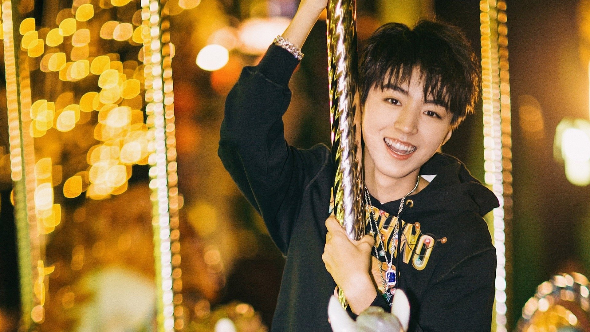 爱游戏中国官方登录入口网站-中锋是否应主动参与外线传球转移，中锋在球队的作用