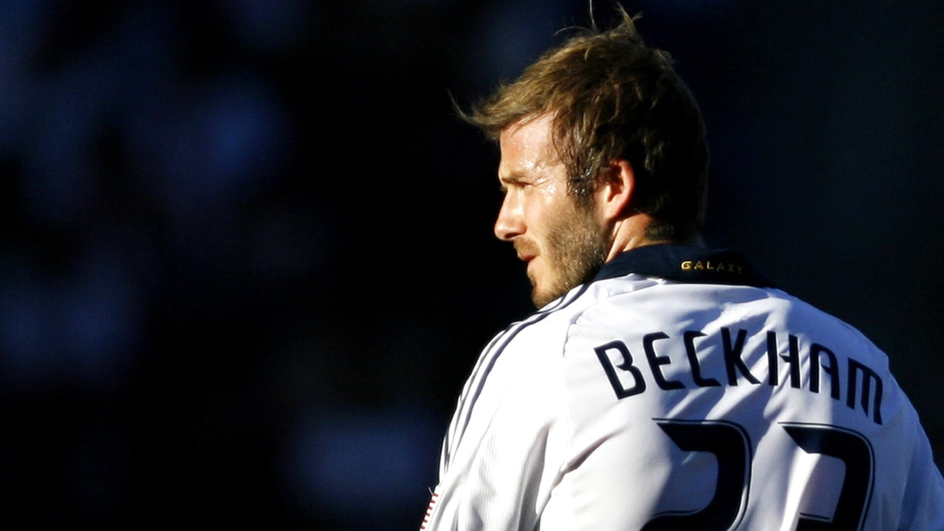 政府助力橄榄球场馆设施建设，橄榄球场地面积